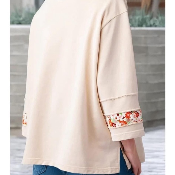 Floral Embroidered Cream Top - Picture 2 of 3